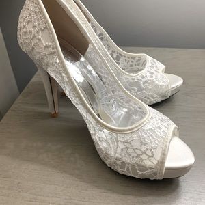 white lace heels 3" heel